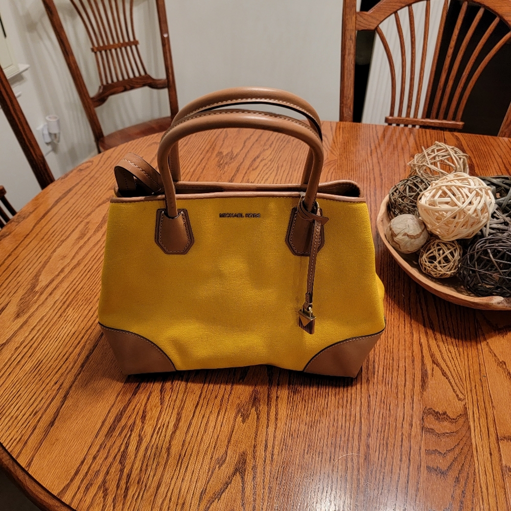 Michael Kors Purse EUC